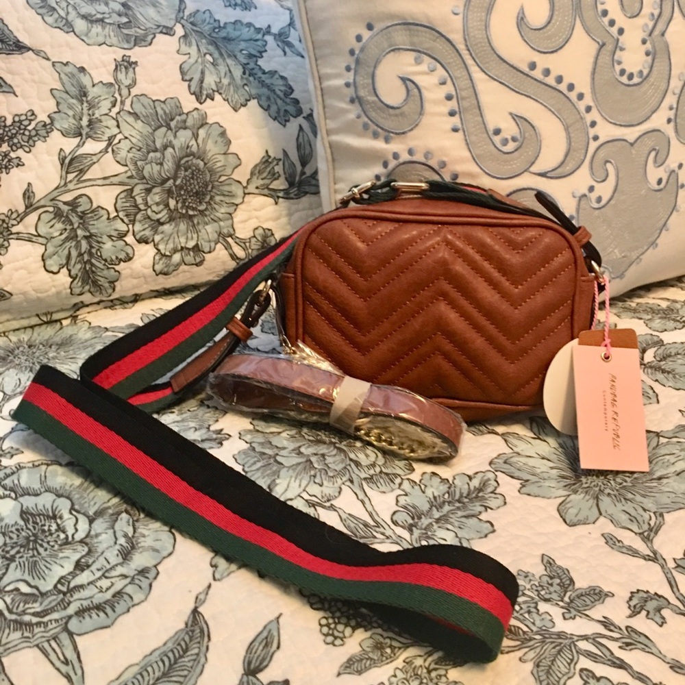 Crossbody camera bag